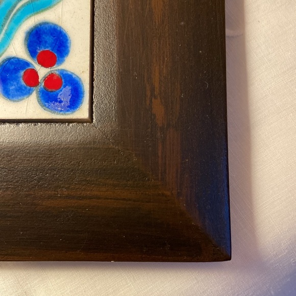 Framed Ceramic Tile Tulip Floral Wood Frame Bright Colors Hanger 7 1/2”x 7 1/2” - Picture 4 of 8